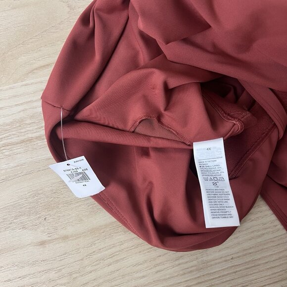 Old Navy Powersoft Longline Sports Bra Plus Size 4X Cherry Birch 579253 - Picture 6 of 9